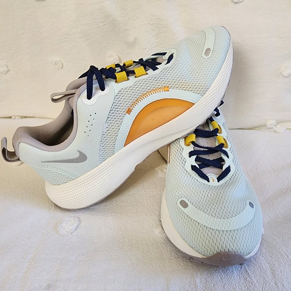 Nike Women React Escape Run 2 Running Shoes (9)